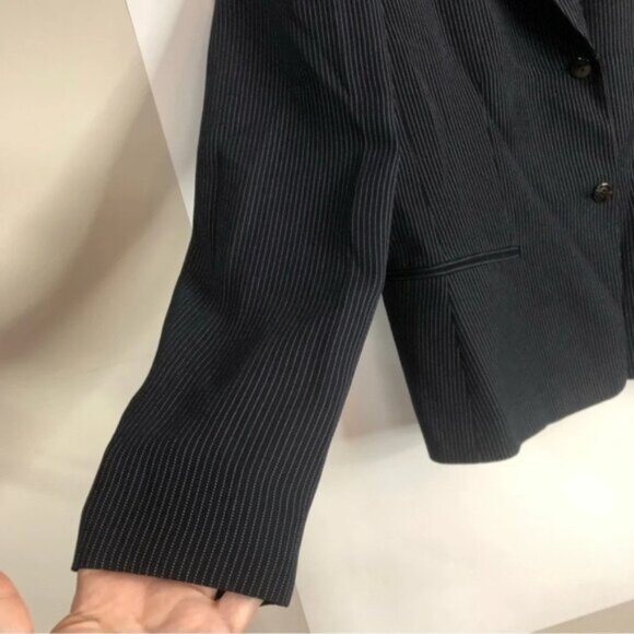 Tahari Black Pinstripe Blazer 14 Padded Shoulders Faux Pockets - Picture 3 of 8
